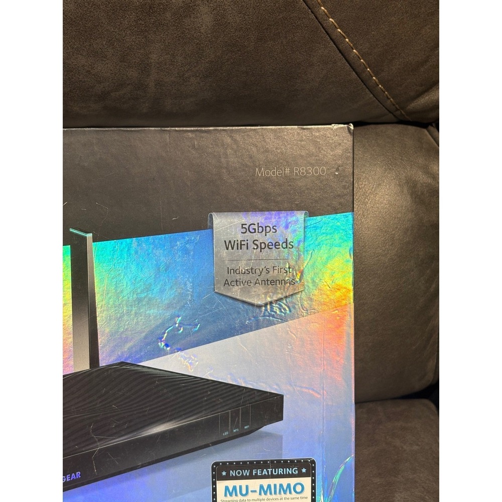 Netgear Nighthawk X8 AC5000 Smart WiFi Router R8300 Tri-Band Quad-Stream MU-MIMO - Picture 10 of 11